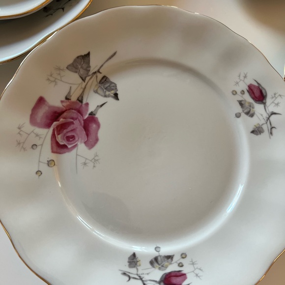 an exquisite porcelain china dining set, made in Poland in 1980. - Picture 11 of 16